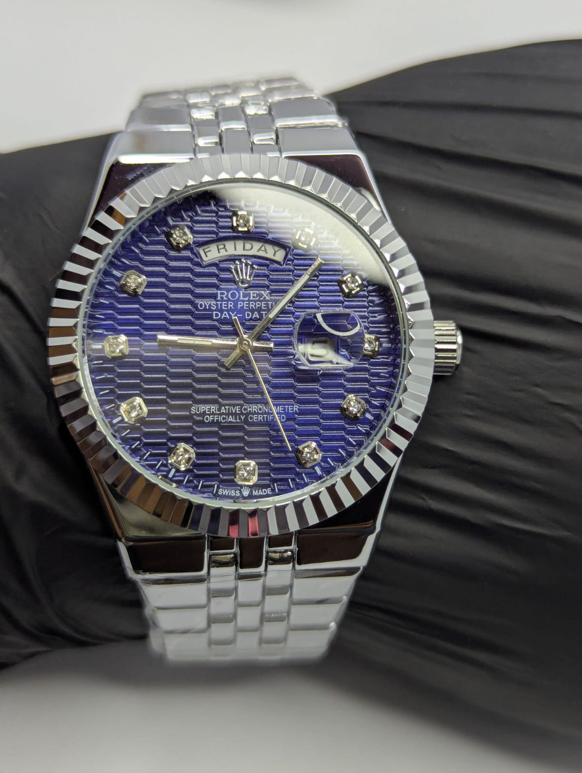 Rlx Premium Dial Day-Date Men’s Watch – Fluted Bezel & Steel Bracelet with Luxury Box