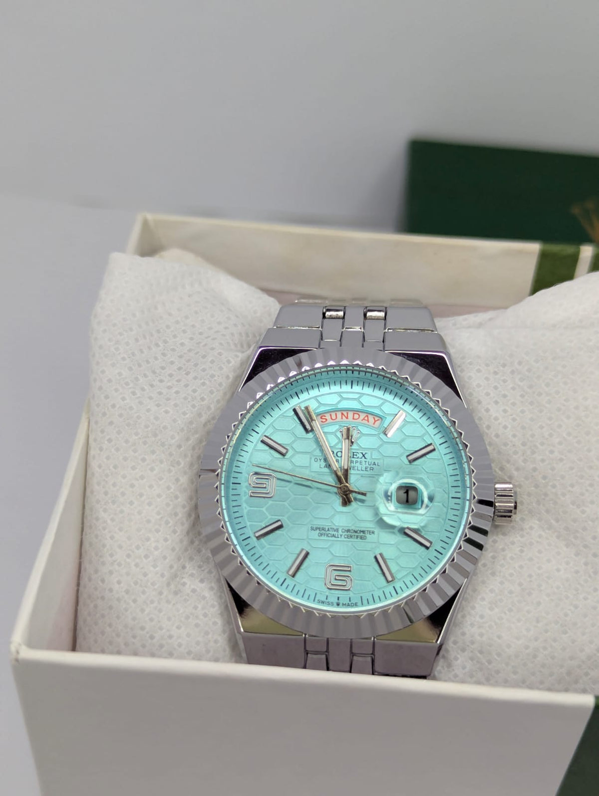Rlx Premium Dial Day-Date Men’s Watch – Fluted Bezel & Steel Bracelet with Luxury Box